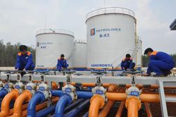 Xuất khẩu dầu thô của Việt Nam giảm hơn 30%