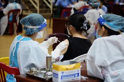 Hình ảnh ngày đầu Đà Nẵng tiêm vắc xin phòng Covid-19 cho trẻ em