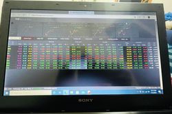 Giao dịch khởi sắc từ sớm, VN-Index lấy lại đà tăng trưởng