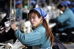 Trào lưu 'nằm yên' của người trẻ thách thức tham vọng cạnh tranh của Trung Quốc