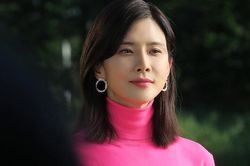 Vừa đến nhà mẹ chồng đã thấy bà mắng nhiếc con trai cả, tôi thêm phần bẽ bàng khi nhìn sang thái độ của chị dâu