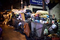 Hà Nội nỗ lực giải quyết tình trạng ùn ứ rác thải vài ngày qua
