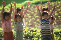 Trẻ em Việt Nam cuối thập niên 1990 qua ảnh của Patrick Guedj
