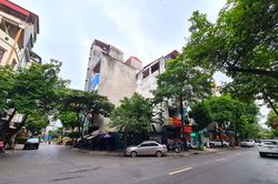Lô đất đang trồng chuối ở quận trung tâm Hà Nội 'chốt' đấu giá gần 400 triệu/m2