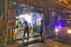 Hà Nội: Kiểm tra, nhắc nhở hàng quán đóng cửa sau 21 giờ