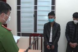 Hai 'cẩu tặc' manh động dùng đao chống trả, cướp xe máy khi bị truy bắt