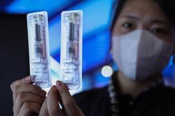 Vaccine Covid-19 thành bệ phóng cho dược phẩm Trung Quốc phủ sóng toàn cầu
