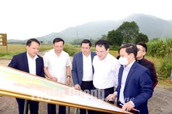 Thứ trưởng Bộ Kế hoạch và Đầu tư khảo sát tuyến đường Tuyên Quang – Hà Giang