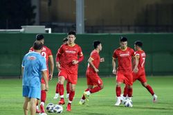 Tin ĐT Việt Nam vs Nhật Bản 5/11: Quang Hải ghi bàn, HLV Park Hang Seo khó chọn đội hình chính