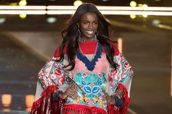 Người mẫu da đen Victoria's Secret bức xúc vì bị trang điểm như thợ mỏ