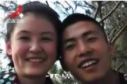 Bạn trai chăm sóc bạn gái 'người thực vật' gây xúc động mạnh, cô gái bình phục nói 1 câu tống luôn người yêu vào tù