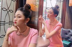 Á hậu Thanh Tú lộ diện sau 20 ngày sinh con thứ hai, sắc vóc 'mẹ bỉm' khiến ai cũng trầm trồ