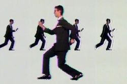 Ca khúc 'Once In A Lifetime' của Talking Heads: Sự phi lý hấp dẫn trong âm nhạc