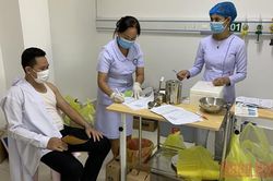 Lào kết hợp đông và tây y điều trị người bệnh Covid-19