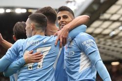 Man Utd 'tệ cỡ nào' ở trận thua Man City 0-2?