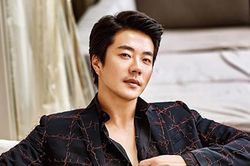 'Ông hoàng nước mắt' Kwon Sang Woo và vợ viên mãn sau bao sóng gió