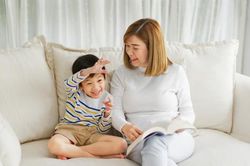 Va đập vì… con