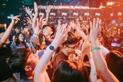 TP.HCM chưa đủ cơ sở cho phép karaoke, xe ôm công nghệ hoạt động lại