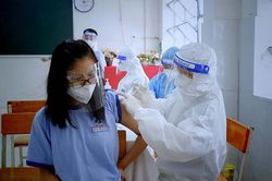 Trẻ chưa tiêm vaccine Covid-19 có được đến trường?