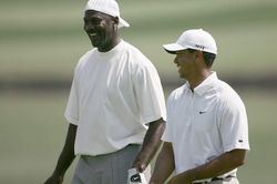 Tiger Woods giàu nhất làng golf thế giới
