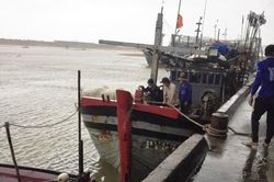 Cứu vớt một người nước ngoài trên biển Phú Yên