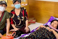Đồng nghiệp tiết lộ tình trạng hiện tại của NS Hoàng Lan: 'Chị khóc rất nhiều, tay chân co quắp'