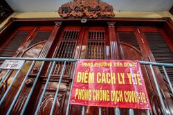 Số ca COVID-19 tăng kỷ lục, Hà Nội phong tỏa hàng loạt quán phở nổi tiếng