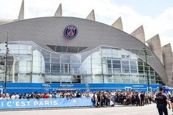 Cầu thủ PSG thuê người triệt hạ đồng đội để cướp suất đá chính