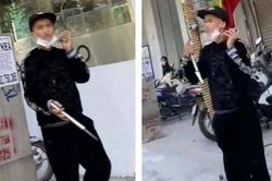 Rút dao khua khoắng khi gặp Cảnh sát 141