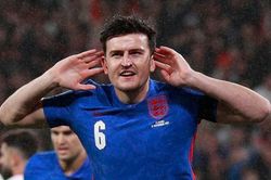 Harry Maguire bị chỉ trích nặng nề vì pha ăn mừng lố bịch