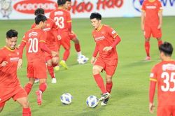 Tin ĐT Việt Nam vs Ả rập Xê út 14/11: HLV Park Hang Seo nhắc học trò không bỏ cuộc, lo vì chấn thương