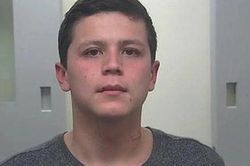 Mời bạn trai 'sát nhân' đến nhà ân ái, nữ sinh vô tình gây ra thảm kịch đẫm máu