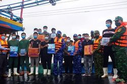 Đưa nhân dân trở về trong cơn sóng dữ