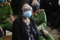 Bà Dương Thị Bạch Diệp bình tĩnh hầu tòa