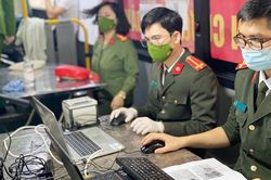 Triển khai cấp căn cước công dân trên xe buýt lưu động
