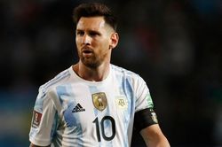 Messi nhạt nhòa trong trận hòa Brazil