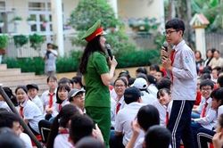 Cảnh báo nguy cơ ma túy học đường