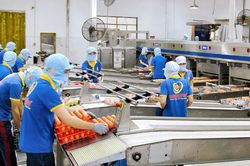 Tăng tốc sản xuất phục vụ thị trường Tết