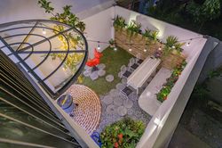 Diện tích đất bé nhưng gia chủ dành trọn 25m2 làm vườn 'chill' như công viên