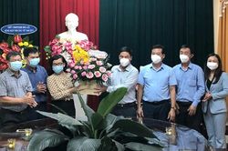 Lãnh đạo TP Bảo Lộc thăm, chúc mừng ngày Nhà giáo Việt Nam