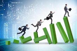 Hưởng lợi thị trường, cổ phiếu chứng khoán liên tục 'thăng hoa'