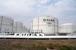 Biden thêm một lần nữa thúc giục OPEC+ duy trì nguồn cung