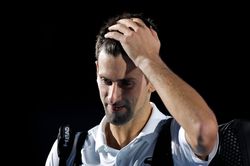 Zverev khiến Djokovic ôm hận tại ATP Finals