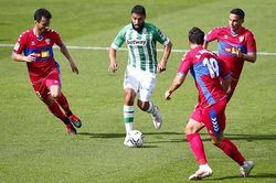 Soi kèo nhà cái Elche vs Betis. Nhận định, dự đoán bóng đá Tây Ban Nha (00h30, 22/11)