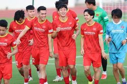 Công Phượng - Hải Quế 'buôn chuyện' tích cực buổi đầu chuẩn bị AFF Cup