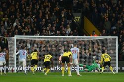 Maguire thẻ đỏ, Ronaldo bất lực, MU thua tan nát trước Watford