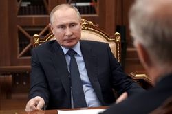 Tổng thống Putin sẵn sàng tình nguyện thử vaccine COVID-19 mới