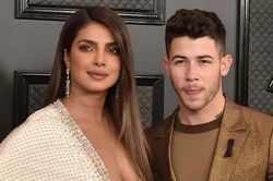Priyanka Chopra phản ứng về tin chia tay Nick Jonas