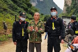 Thực nghiệm điều tra vụ người phụ nữ mua gà bị sát hại giấu xác trên núi