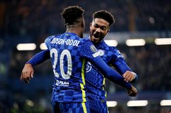 Chelsea vào vòng knock-out sau chiến thắng 4-0 trước Juventus